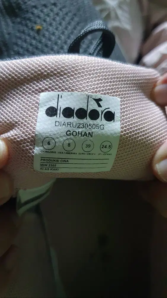 Sepatu Diadora DIARU230505G Gohan Grey Pink Size 39