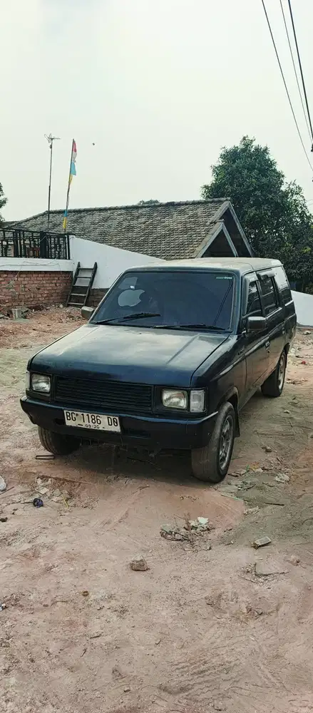 Dijual isuzu panther tahun 94 kondisi siap pakai surat² lengkap pajak