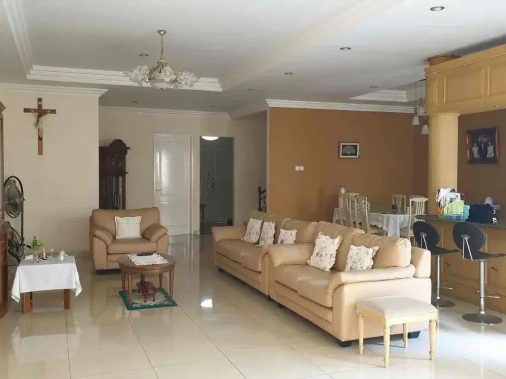 RUMAH MEWAH GADING SERPONG PONDOK HIJAU GOLF SHM