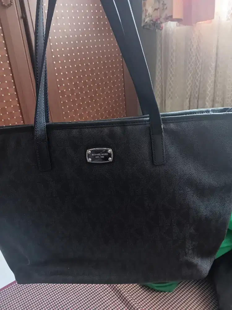 Tas michael kors original hitam(totebag)