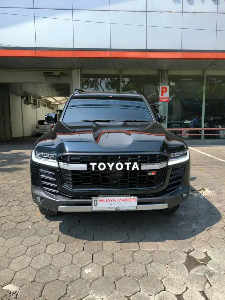 TOYOTA LANDCRUISER 300 GR SPORT (4X4) A/T 2023