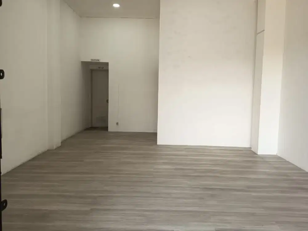 Ruko Selantai Strategis Area Ramai di Karapitan Bandung