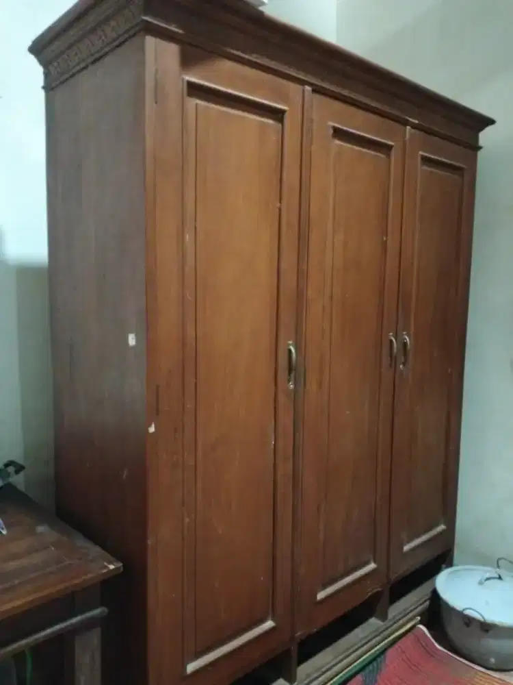 Lemari kayu jati pintu 3