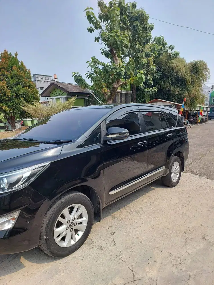 Dijual Innova Reborn tipe V 2018