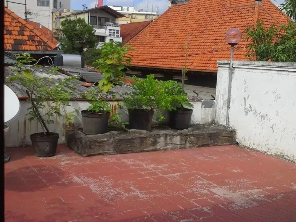 Dijual Rumah Raya Darmo