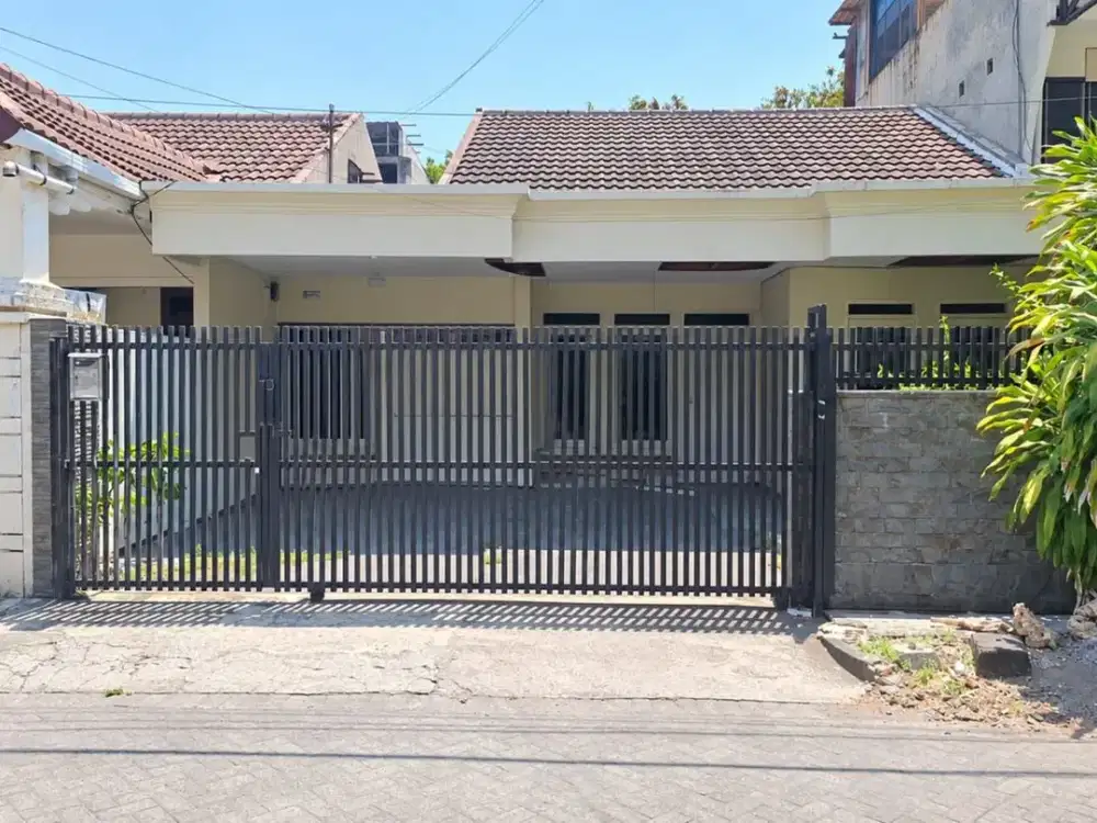 Termurah Rumah 1 Lantai Hitung Tanah di Darmo Permai Selatan, Surabaya Barat
