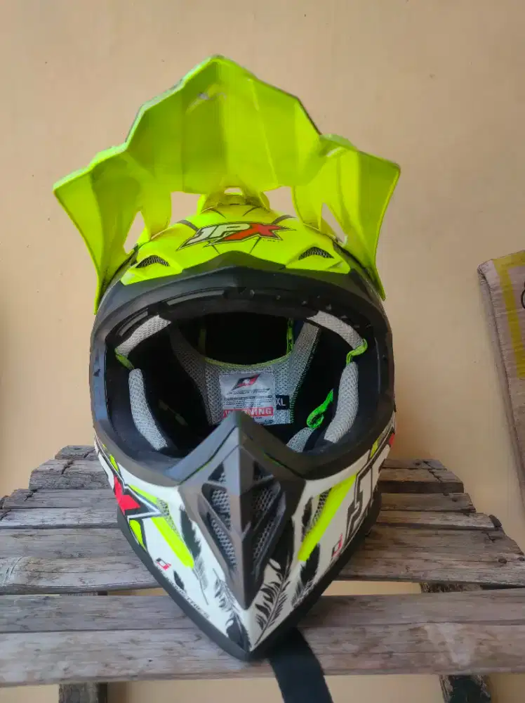 dijual helm jpx cross ukuran XL