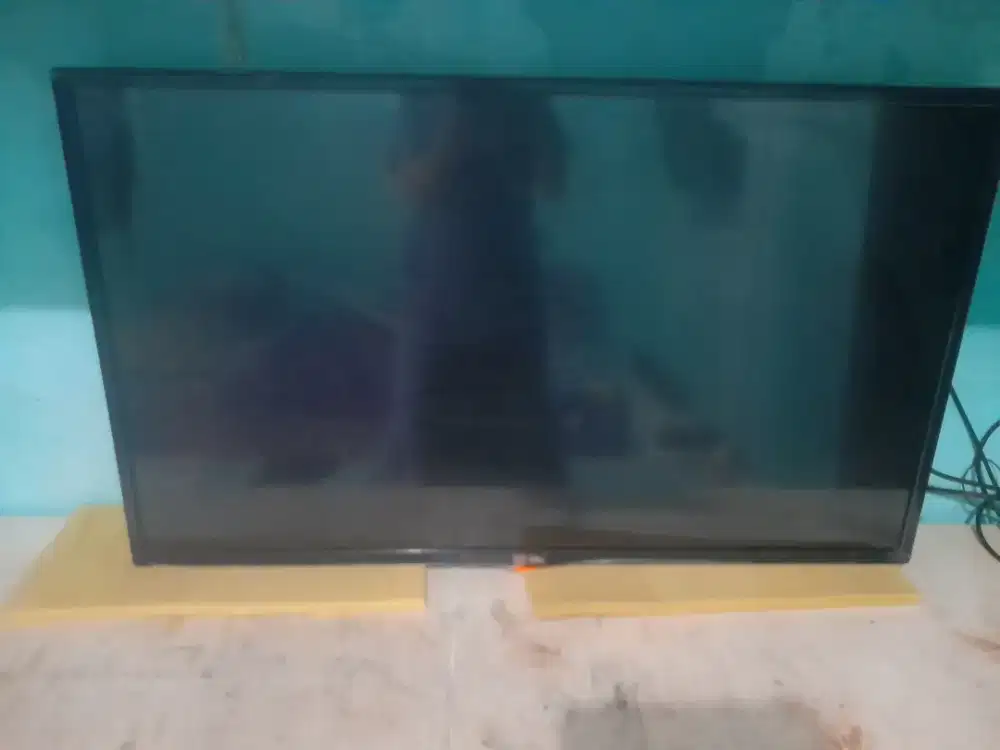 TV LED LG 42in siaran Analog minus garis sehelai sama g ada kaki