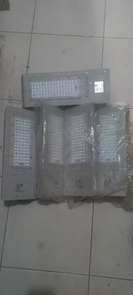 Lampu PJU 100 watt
