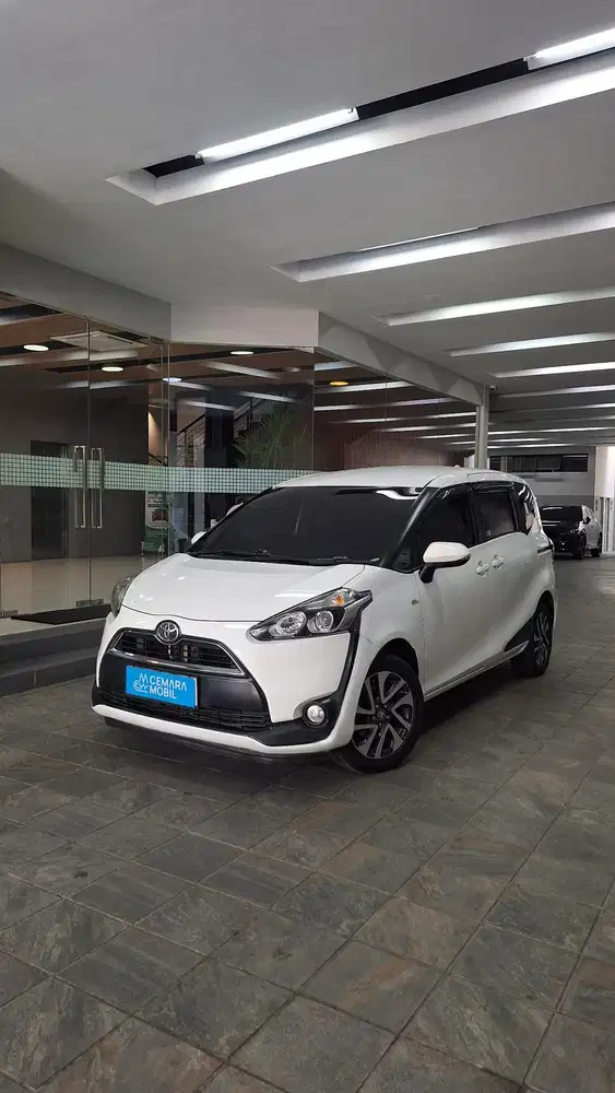 Toyota Sienta V AT 2017