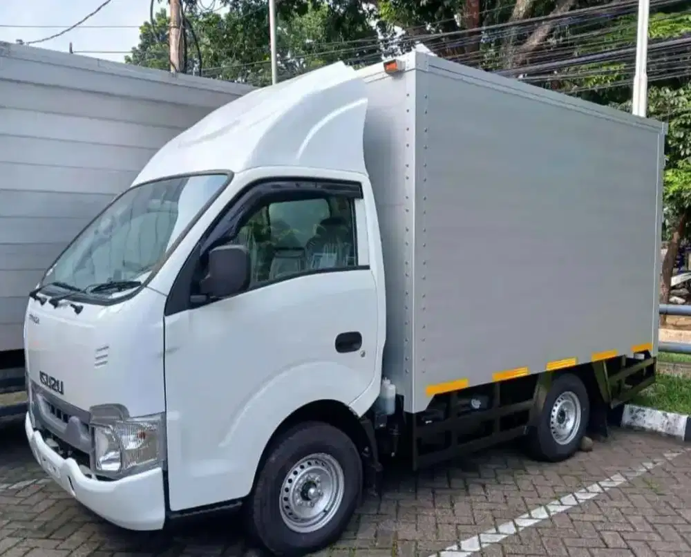 Isuzu Mantap warna Putih