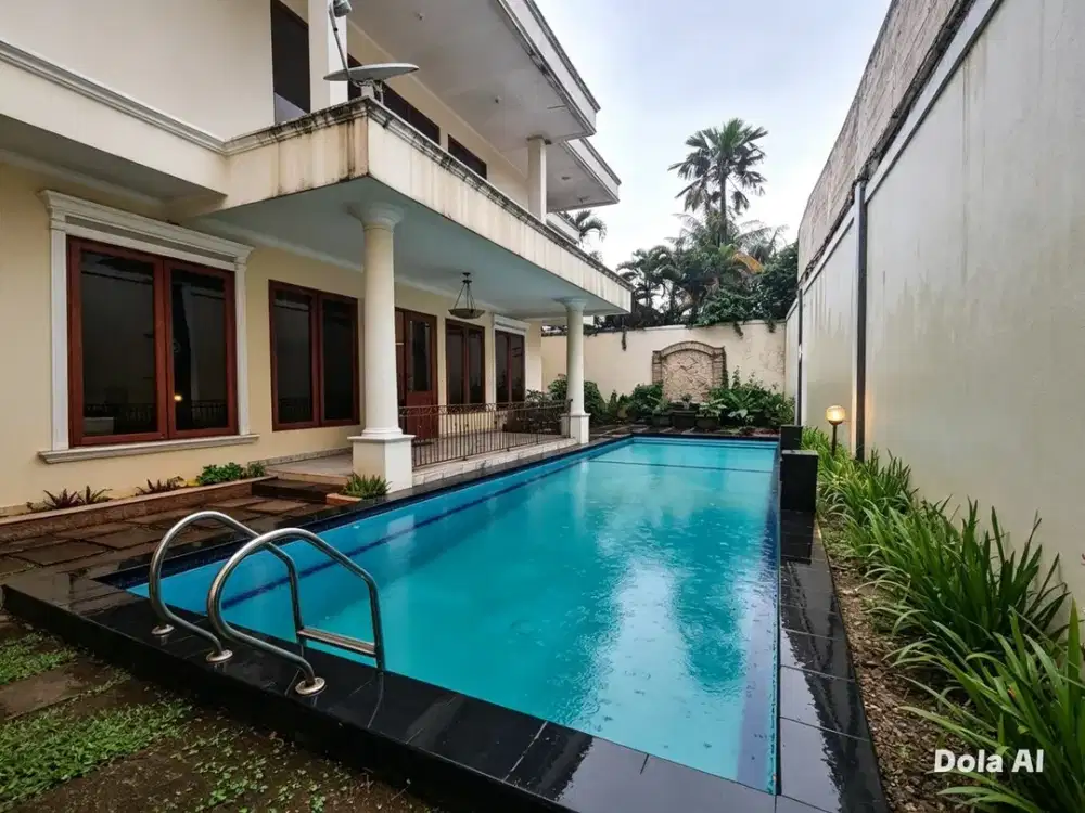 Rumah Luas 887m2 dgn Kolam Renang Seberang Citos Jaksel