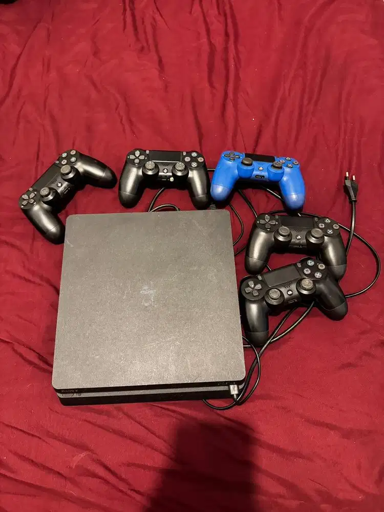 PS4 play station Slim Ori Sony