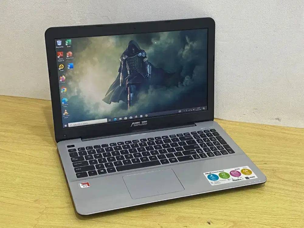 Asus X555BA prosesor AMD A9-9420 RADEON R5/Ram 4GB/HDD 500GB