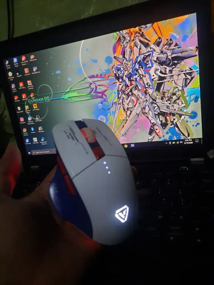 Mouse Wireles edisi GUNDAM