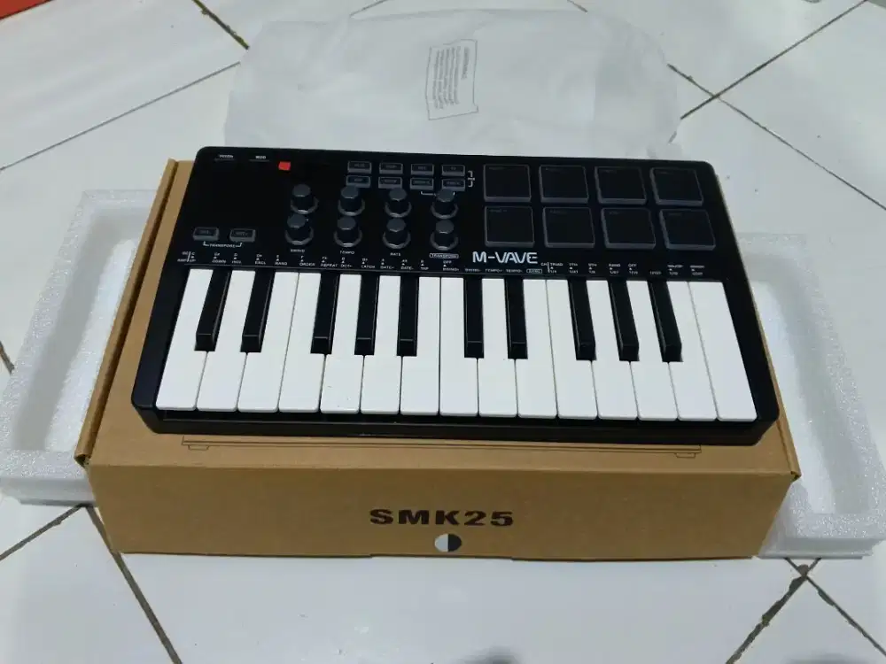 MIDI Controller M Vave SMK25 like new