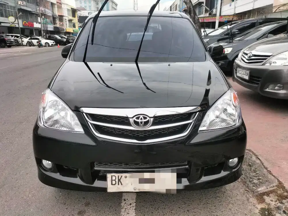 Toyota Avanza G AT Matic Hitam 2011