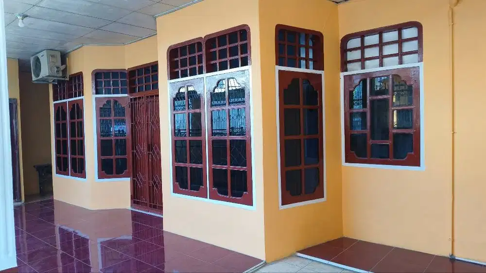 RUMAH DIKONTRAKKAN (TENGAH KOTA)