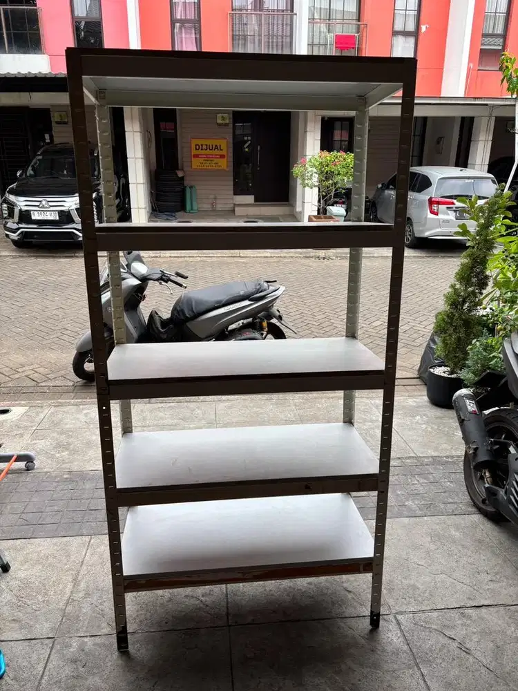 DIJUAL MURAH RAK BESI 5 TINGKAT MERK KRISBOW (Nego tipis)