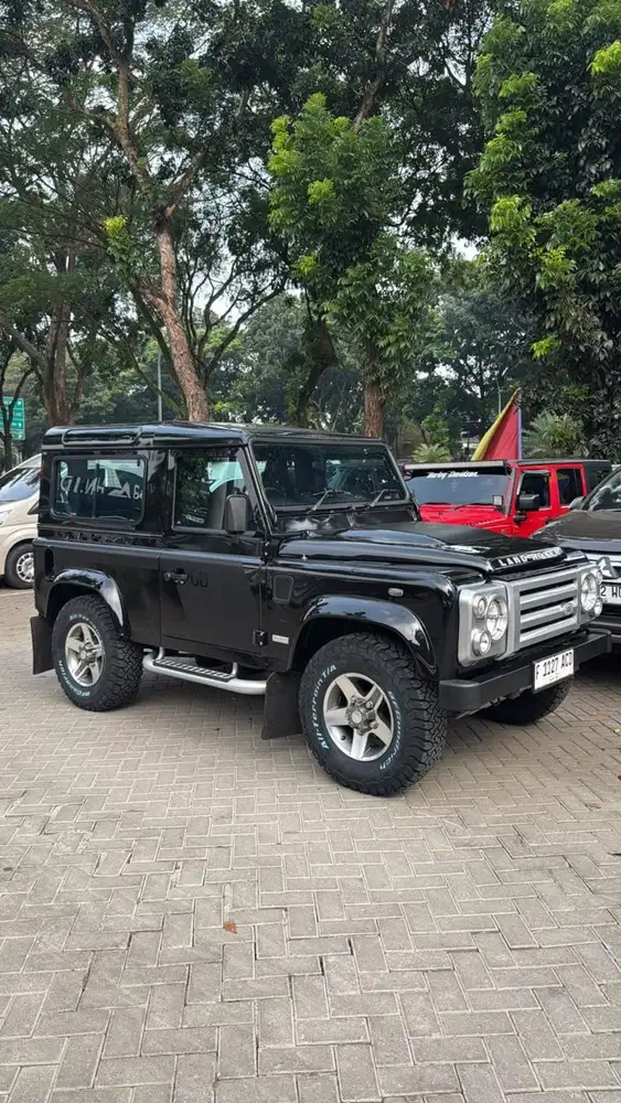 Land Rover Defender 90 SVX 2.4 SWB 2009