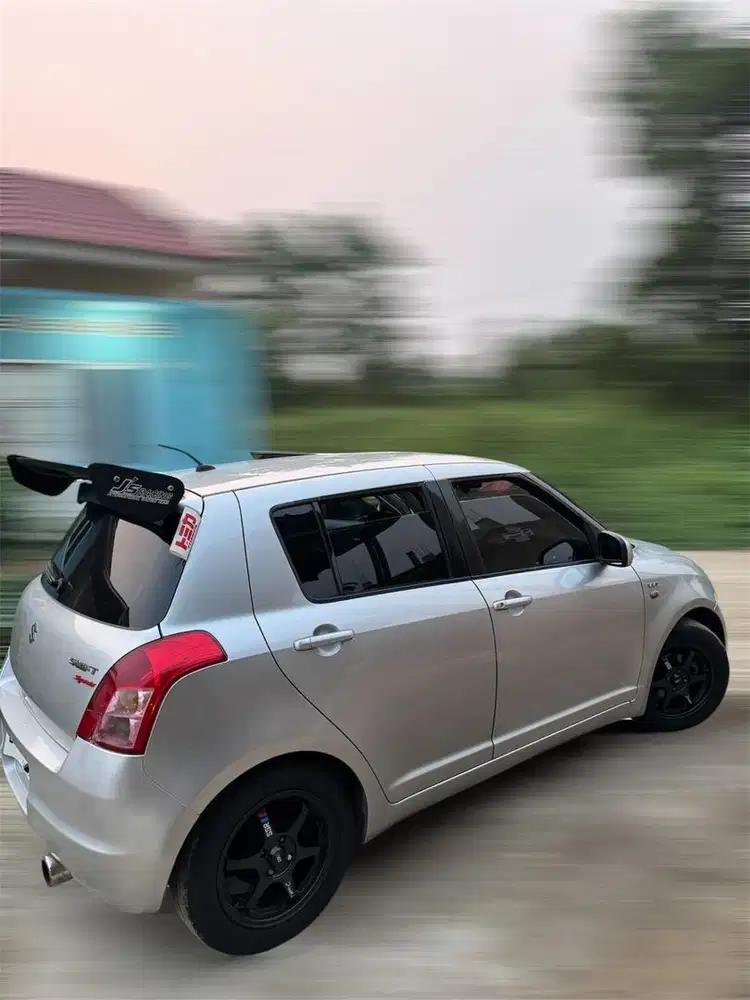Suzuki Swift CBU Istimewa