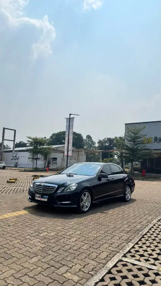 Mercedes benz e250 amg line very good condition