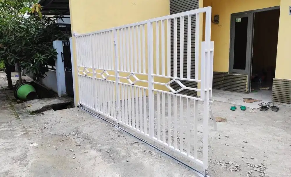 Pintu pagar minimalis