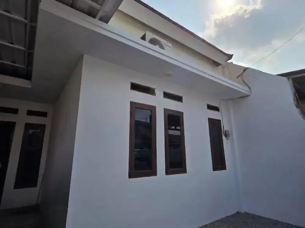 DIJUAL Rumah Full Renovasi dengan Lokasi yang Strategis di Harapan Indah, Bekasi