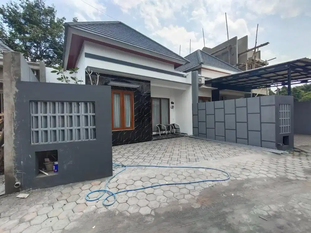 Rumah Baru Furnished Dalam Perum Dekat Pasar Jangkang Sleman