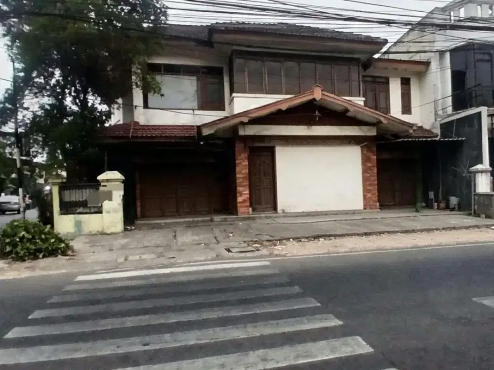 Disewakan Rumah Atau Ruang Usaha Eks Rumah Makan Di Duren Sawit. Jakarta Timur