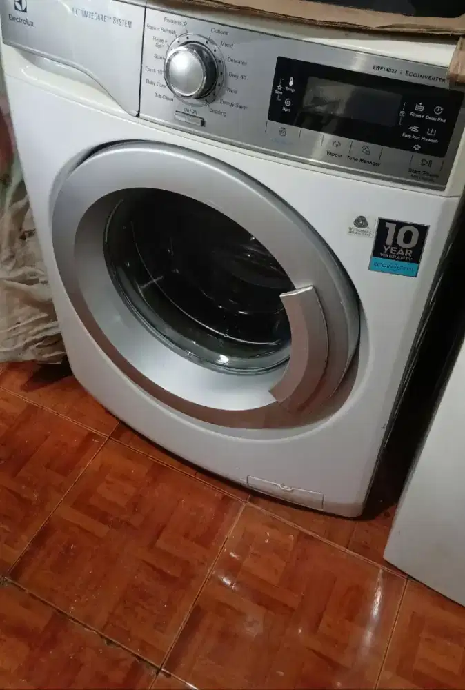 Mesin cuci 10kg ecoinverter electrolux normal