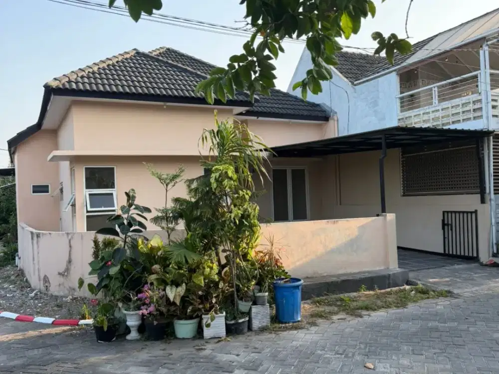 RUMAH HOOK LOKASI NYAMAN STRATEGIS DRIYOREJO GRESIK