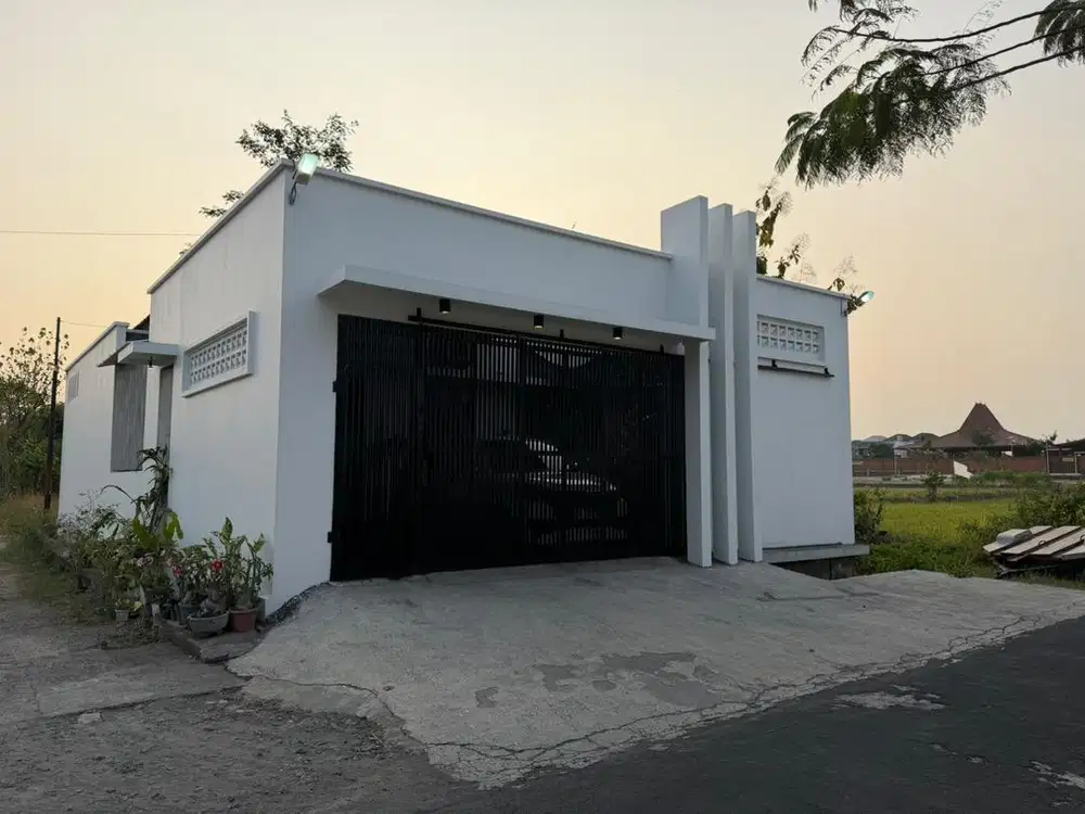 Rumah Kokoh & Siap Huni - 3 Beds 2 Baths