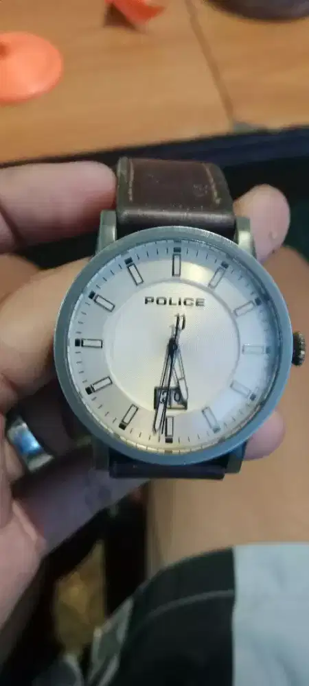 jam tangan police