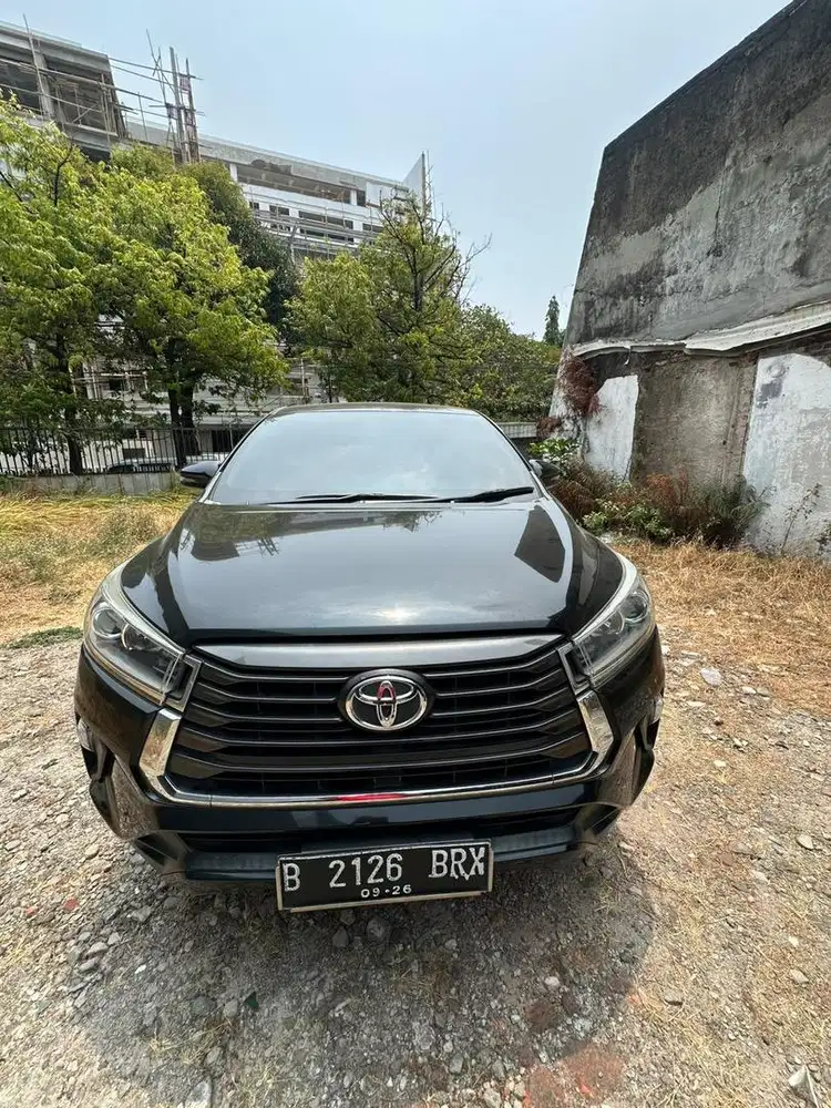 Innova Diesel V AT 2021 Hitam
