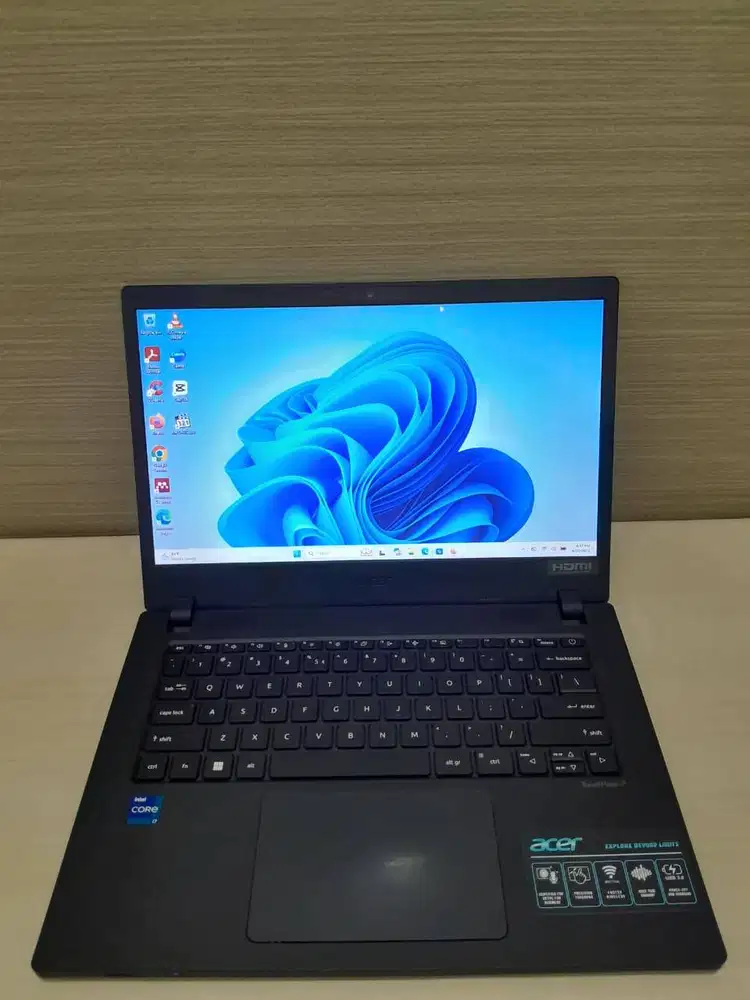 Acer Travelmate P214. Core i7 gen12, Ram 16GB, SSD 256GB, Layar 14inch