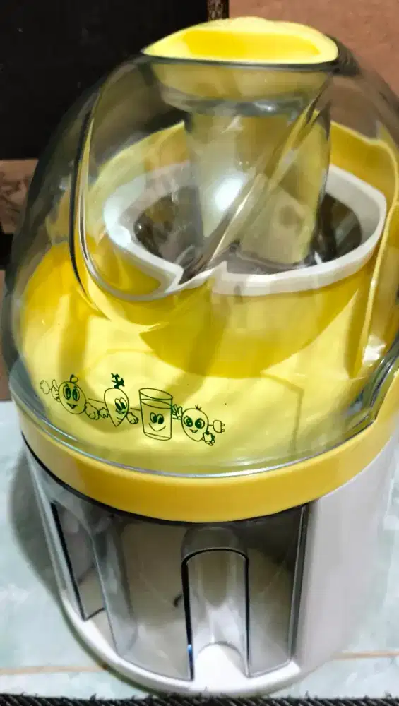 Juicer merek miyako
