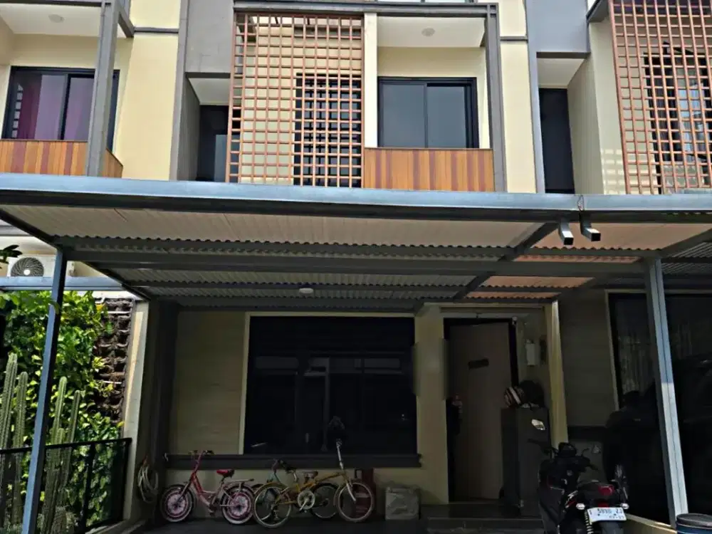 Dijual Rumah 2 Lantai Semi Furnish di Legenda Wisata