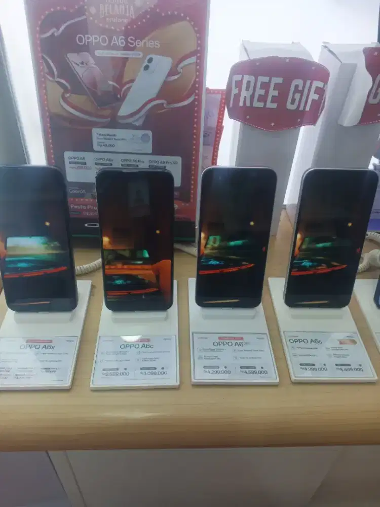 Beli Handphone Oppo dengan cicilan Home Credit bisa free 1x cicilan