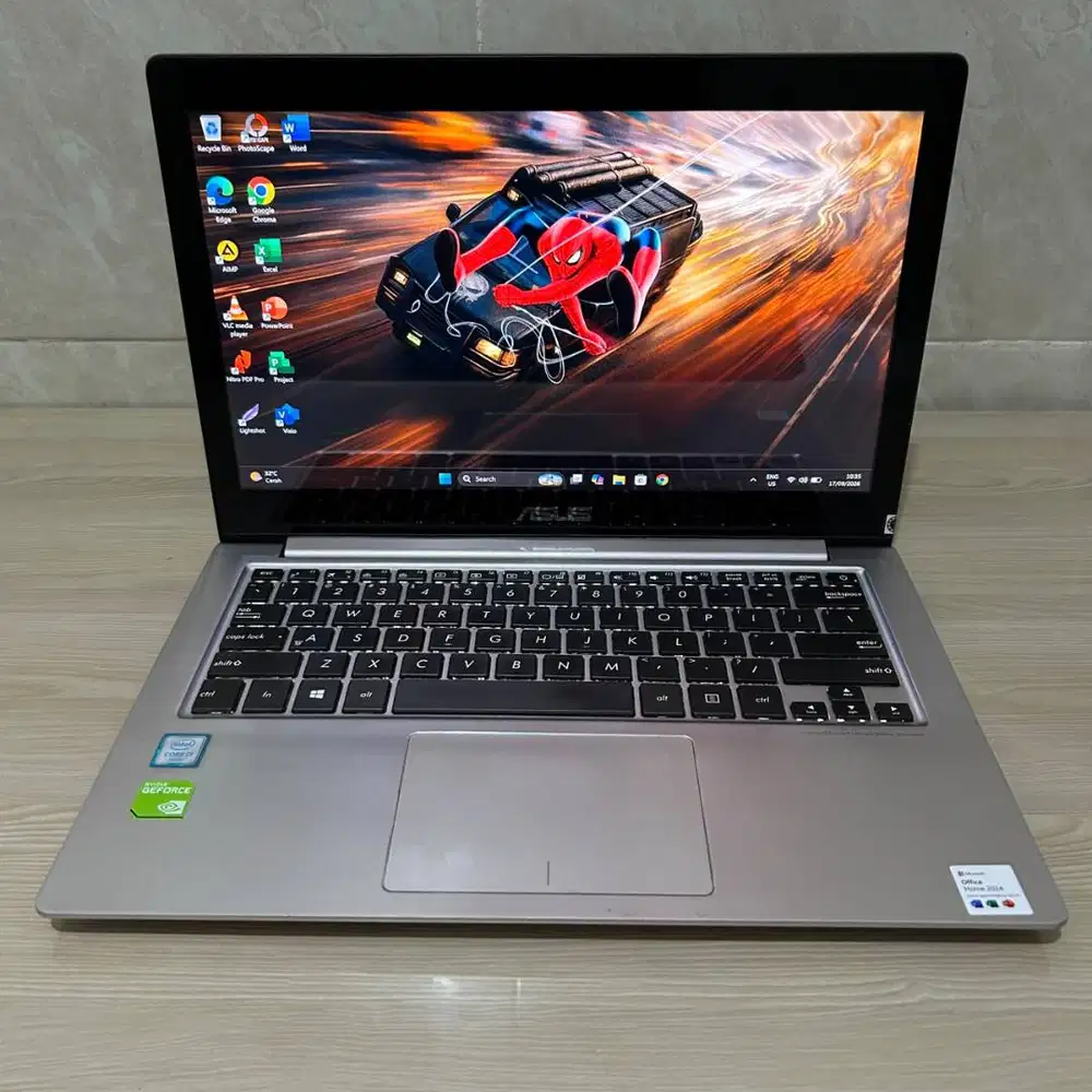 Asus Zenbook Touchscreen Slim Intel Core i7 SSD Dual VGA Nvidia