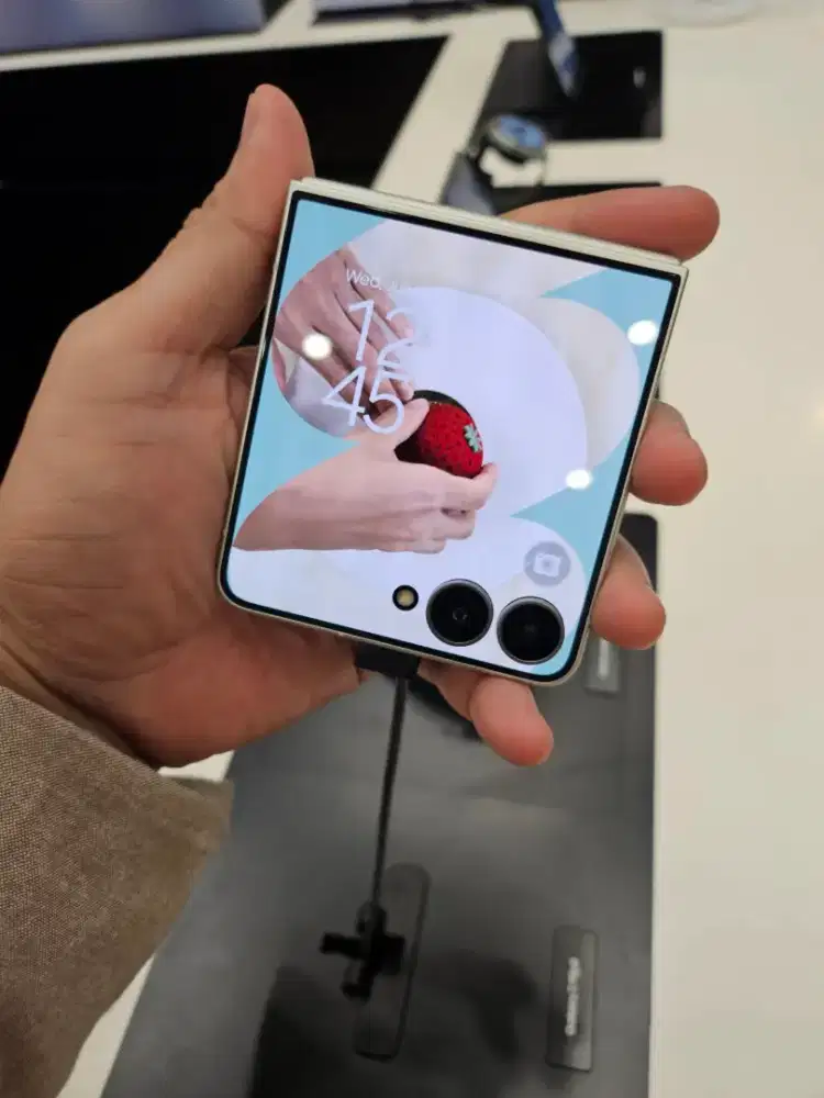 NEW GALAXY FOLDABLE 8 BENEFIT UPTO 9JUTAAN
