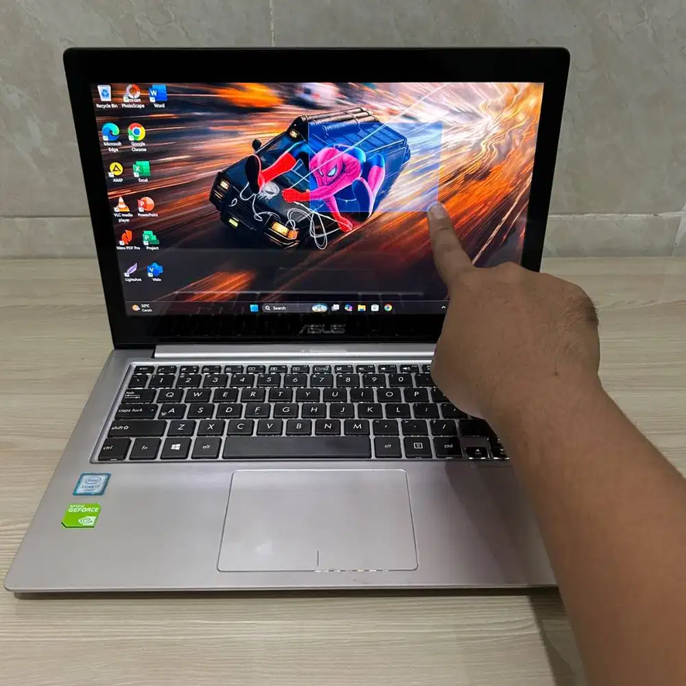 Asus Zenbook Touchscreen Slim Intel Core i7 SSD Dual VGA Nvidia