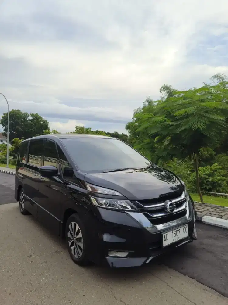 Tinggal gass,  Rare Item. Like new Nissan Serena HWS 2.0