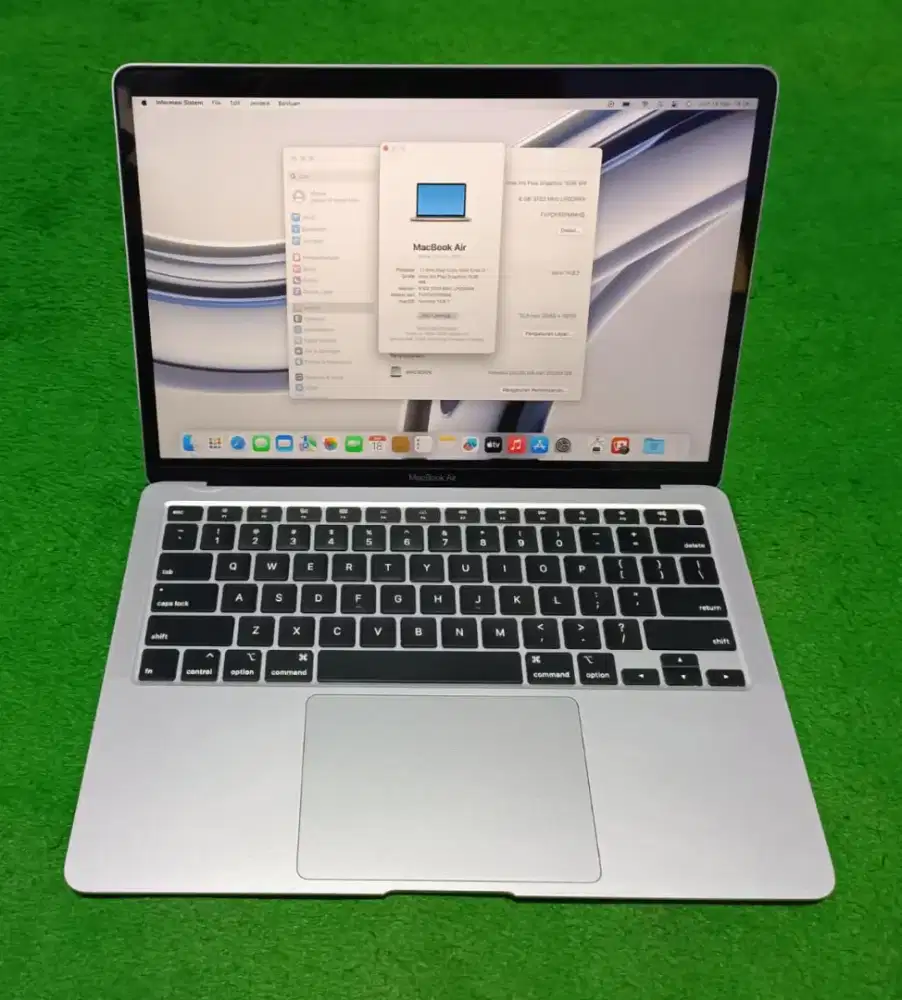 Apple Macbook Air 2020 13inch i3 8/256 GB Silver Murah
