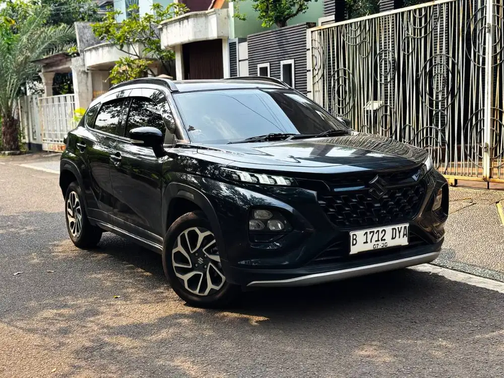 Suzuki Fronx Hybrid 2025 Hitam