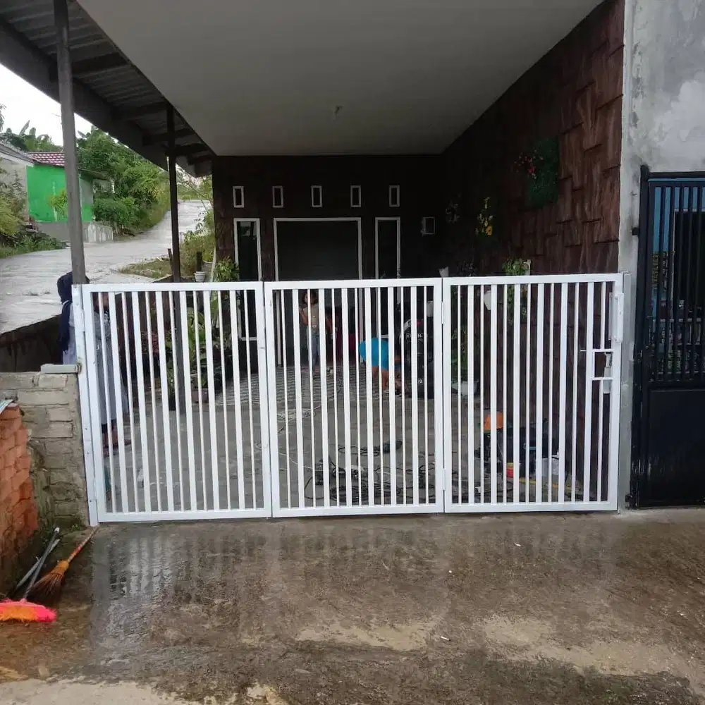 Pagar besi minimalis