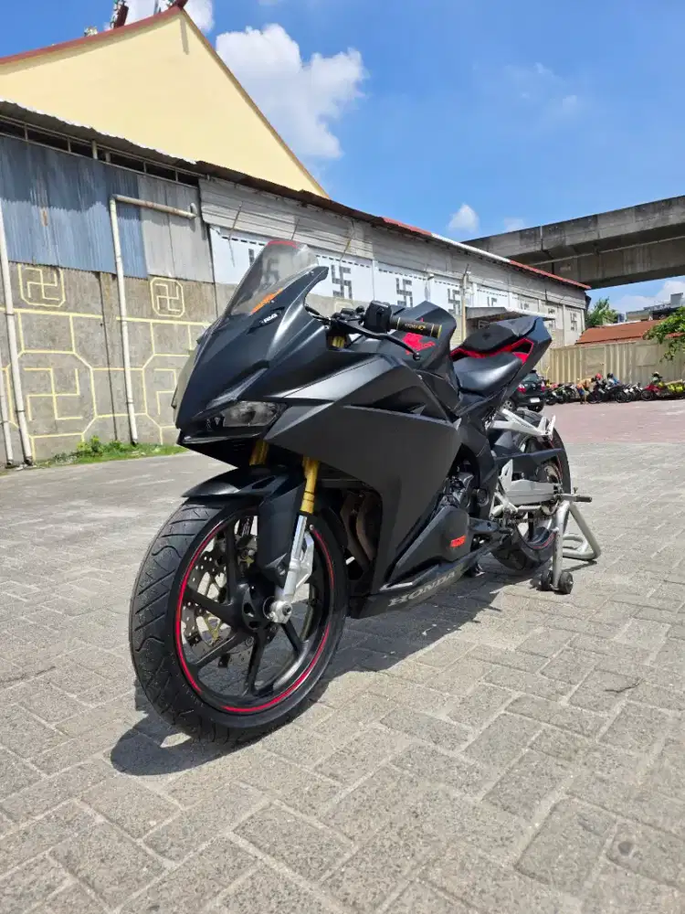 Honda CBR 250RR Hitam 2017