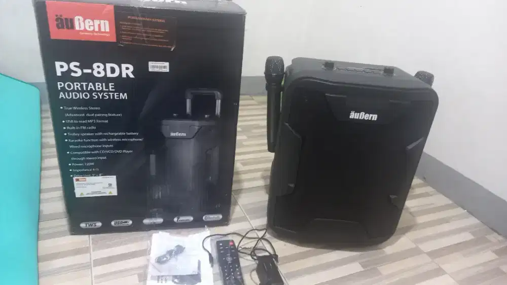 Portable audio system merk aubern PS -8DR