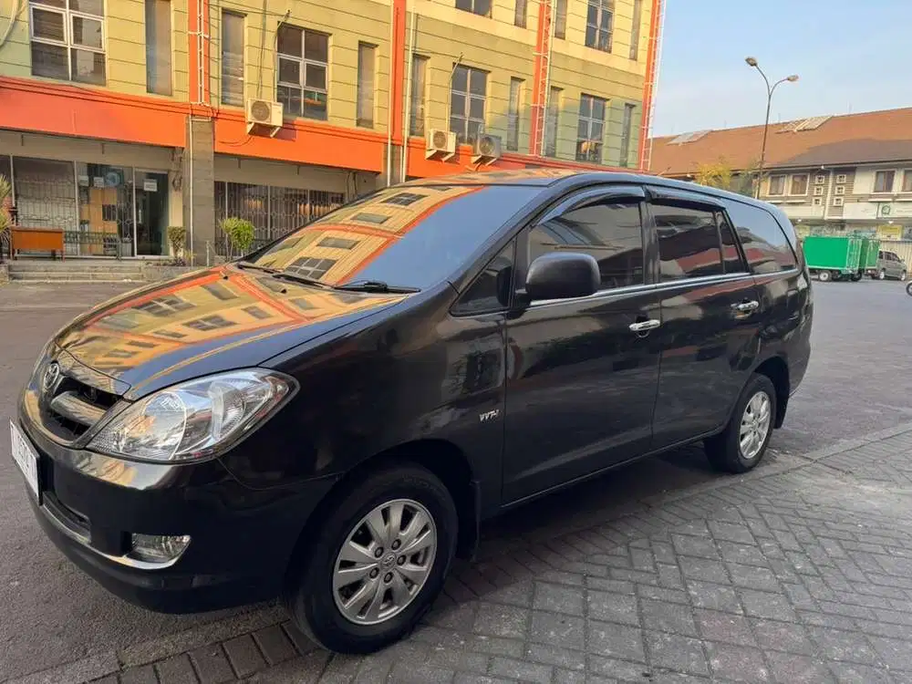 Toyota Kijang Innova 2005 Bensin