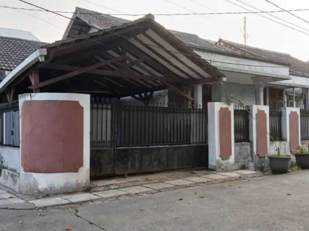 Dijual Rumah Luas 200m2 Hanya 1m an (Hitung Tanah) di Kembang Larangan Tangerang